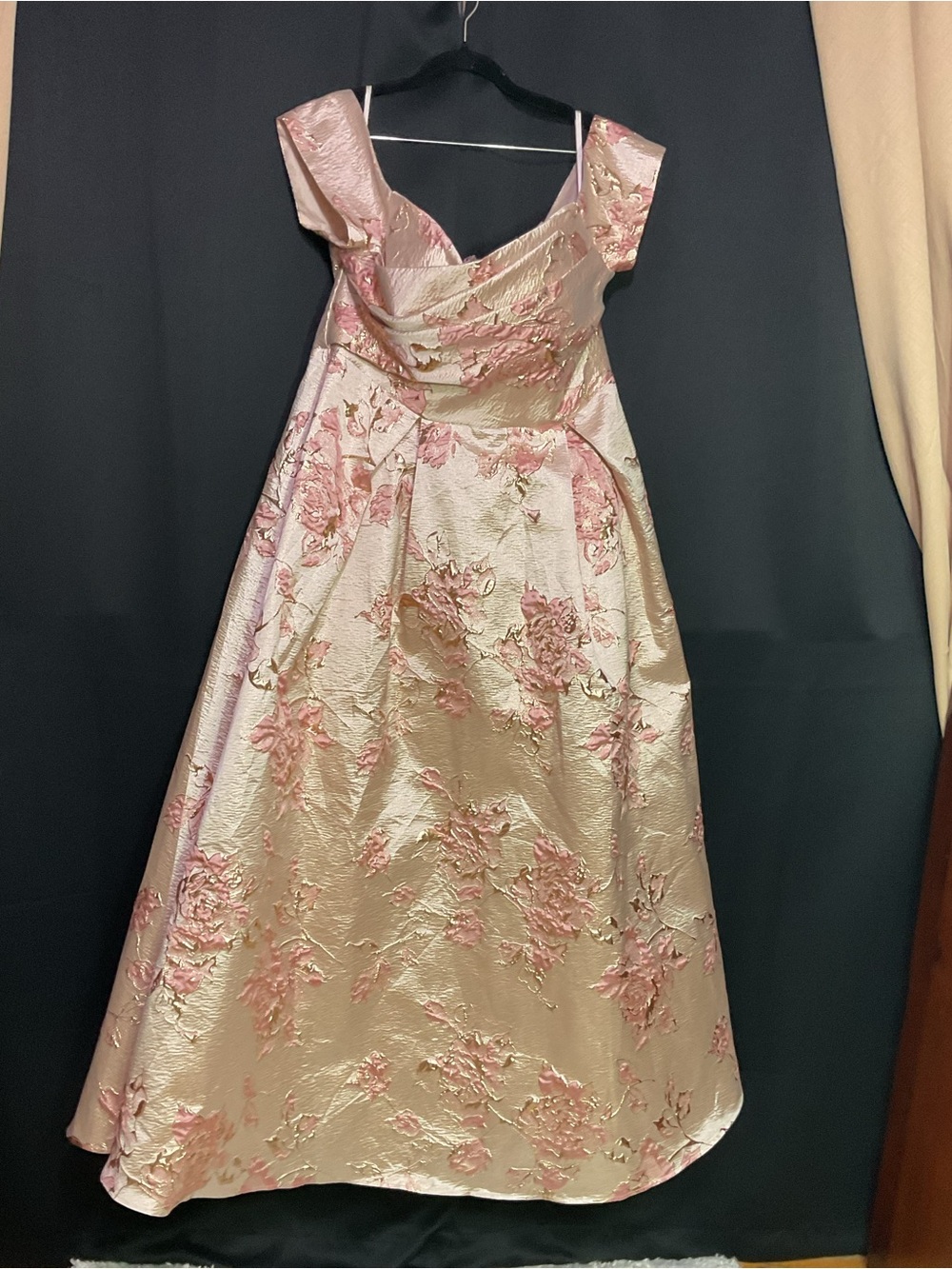 Fashion Q Metallic Jacquard Ball Gown